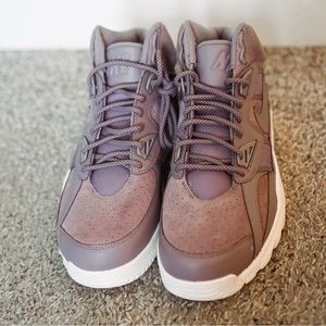 RARE NWOT 2017 Nike Air Trainer SC Taupe Grey High 9 SIZE 10.5